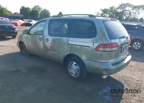 2001 Toyota Sienna Le/Xle z USA, uszkodzony, nr VIN 4T3ZF13C81U322318